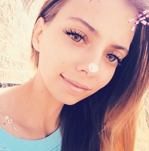 Meet your Posher, Kayla - Picture 1 of 1